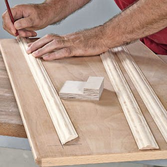 Sätta lister på köksluckor Sätta lister på köksluckor